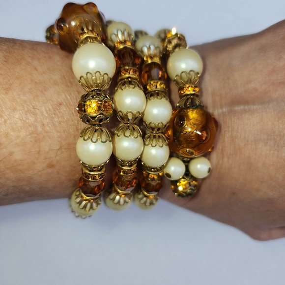 Vintage Wire wrap faux pearl bracelet - Picture 1 of 7